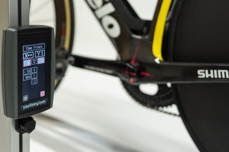 UCI maakt gebruik van het nieuwe sneltest fietsafstelling-meetapparaat van Bikefitting.com